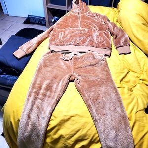 Tan Old Navy Fuzzy Set